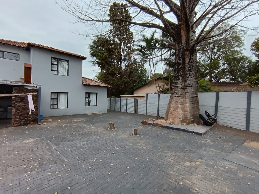 4 Bedroom Property for Sale in Geelhoutpark North West